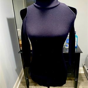 Medium Bebe cold shoulder 3/4 sleeve top